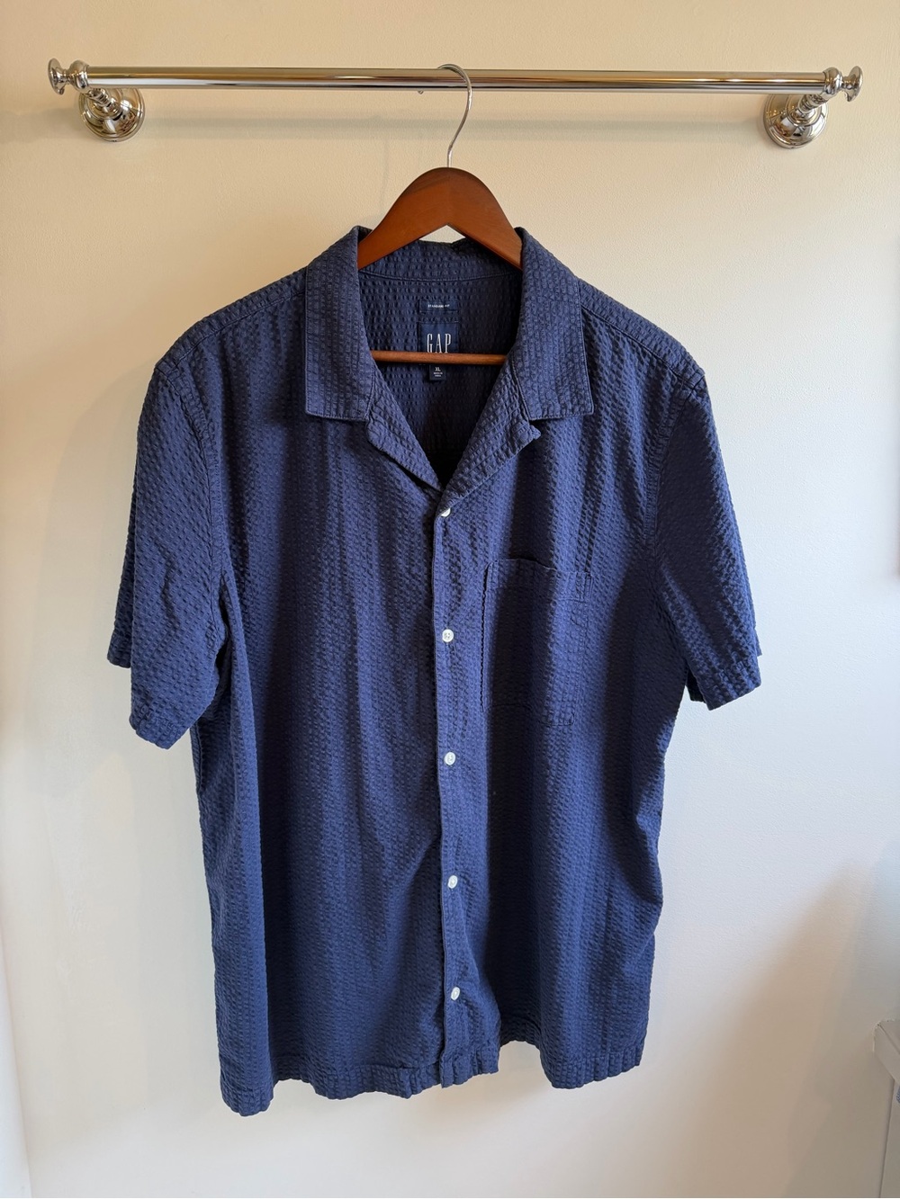GAP Men's Dark Navy Textured Short-Sleeve Button-Up Shirt
